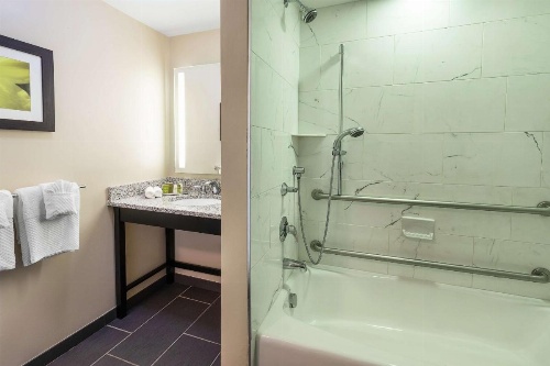 DoubleTree by Hilton Cape Cod - Hyannis image 34
