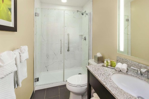 DoubleTree by Hilton Cape Cod - Hyannis image 38